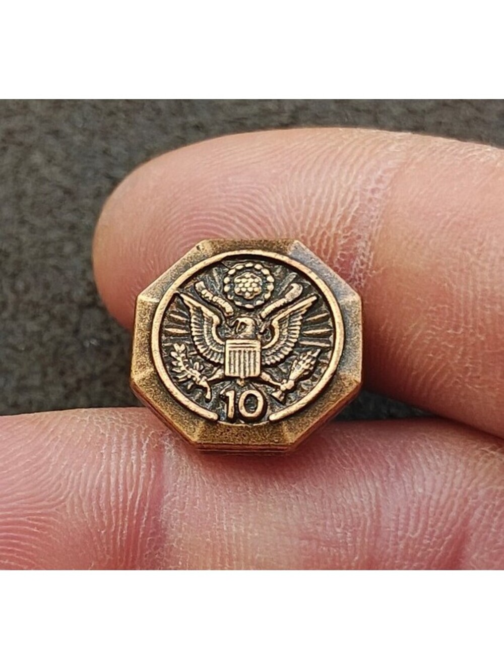 United States Federal Government 10-Year Length of Service Bronze Tone Pin